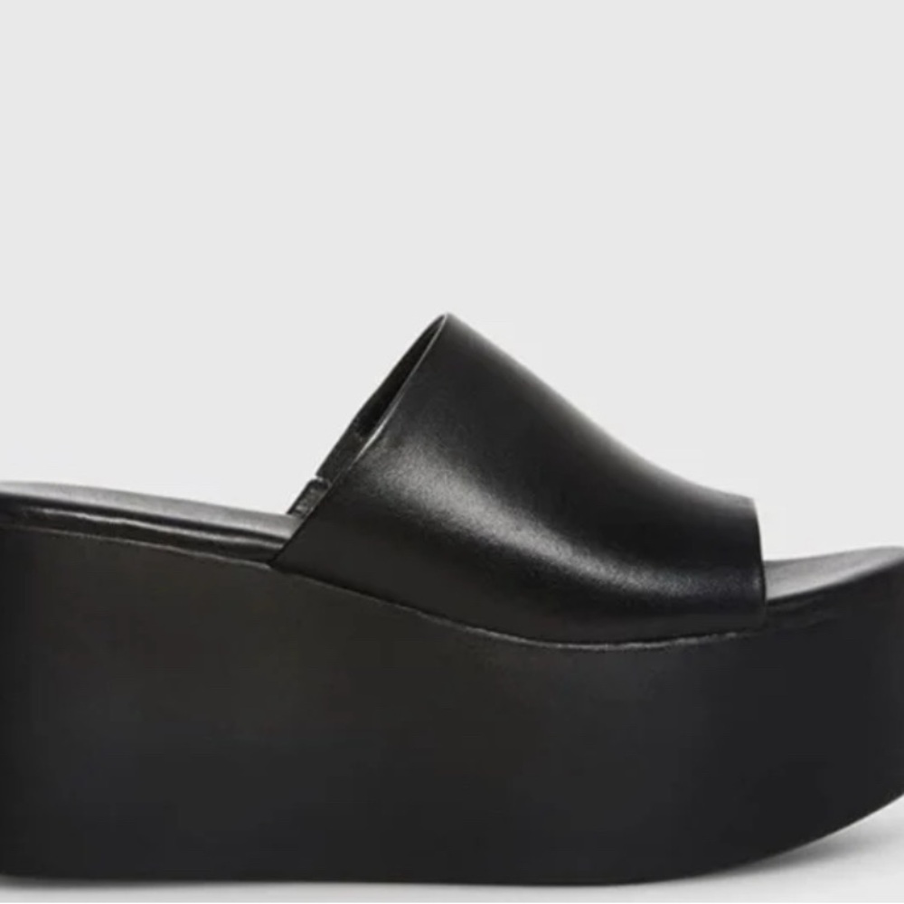 Steve Madden Black Platform Slides